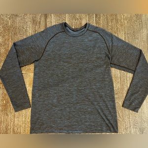 Lululemon Metal Vent Tech Long Sleeve in Dark Royal/Black